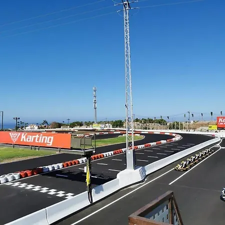 A Pie De Playa Cristianos 公寓 *