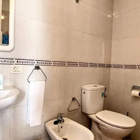 A Pie De Playa Cristianos 公寓